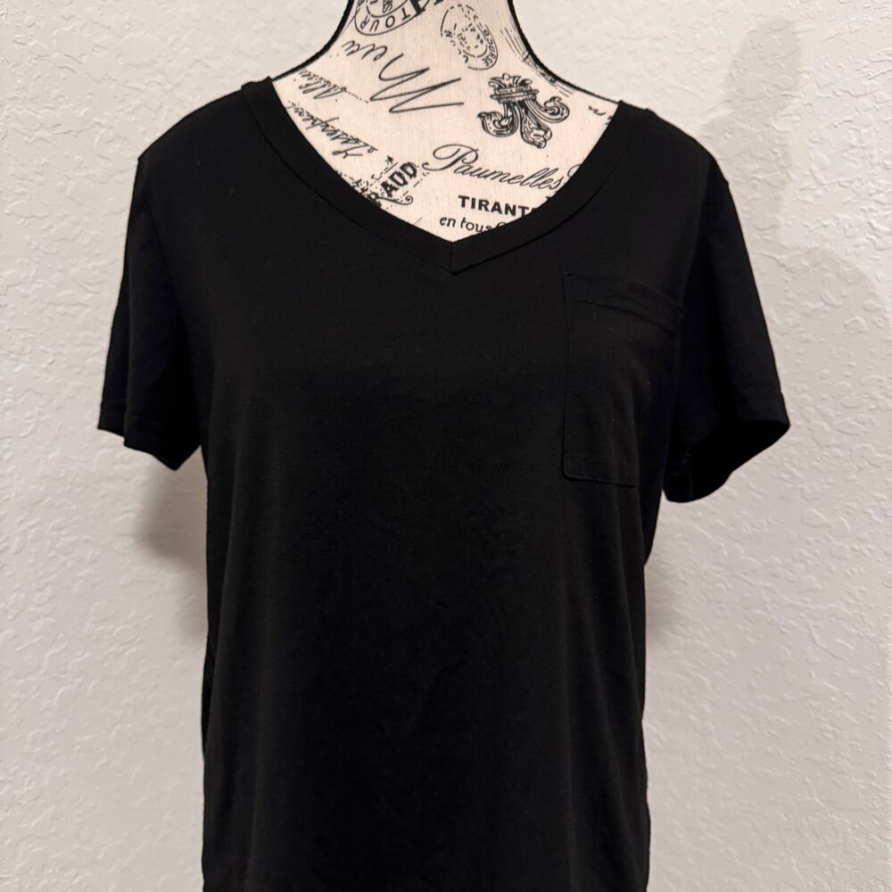 SHEIN Women’s Pocket Tee Black L Large 10/12 V Neck T-Shirt Casual Short Sleeve